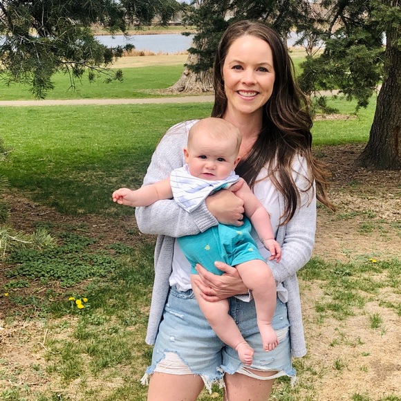 Meet your Posher, Kaila - Picture 2 of 5